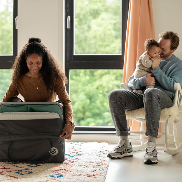 Maxi-Cosi Iris Travel Cot Beyond Green Eco