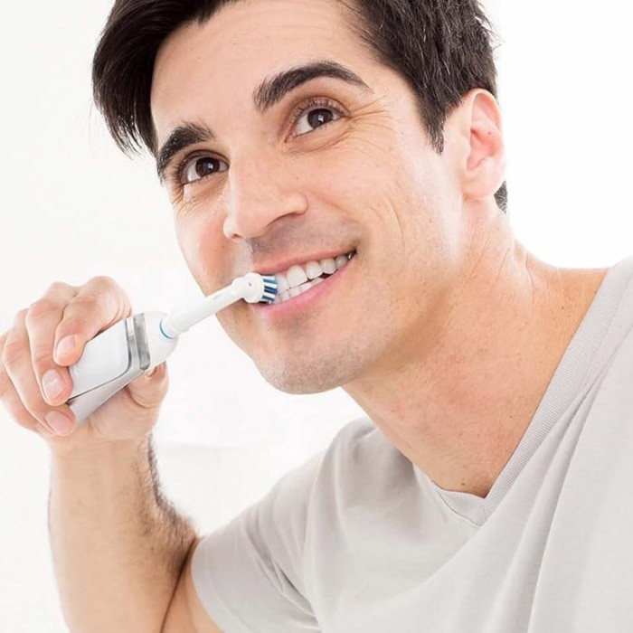 Oral B Cross Action Replacement Brush Heads, Remove More Plaque, Compatible with All Oral B Rechargeable Handles