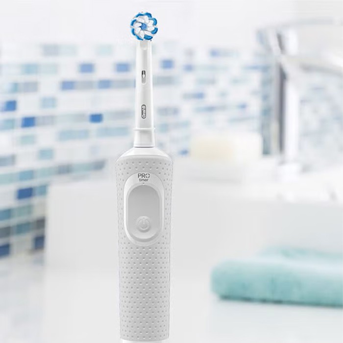 Oral B Vitality 100 Sensi Ultrathin Rechargeable Toothbrush (Clamshell)