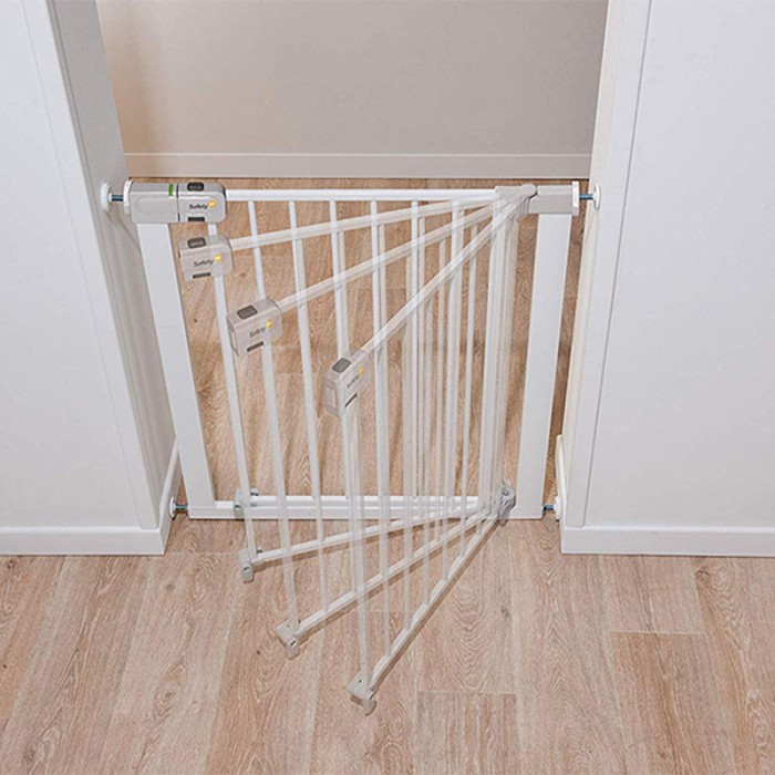 Safety 1st U Pressure Fit Auto Close Door Gates White