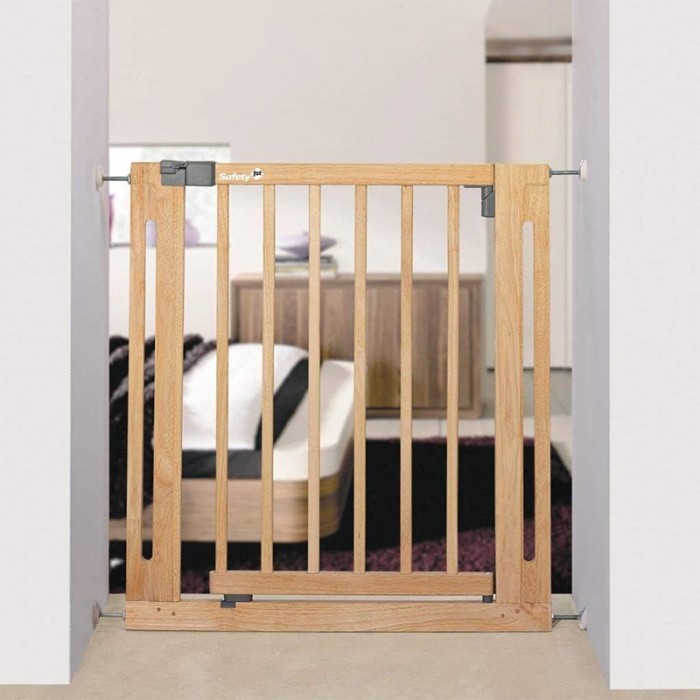 Safety 1st U Pressure Fit Easy Close Wood Gate